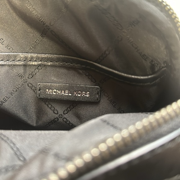 Michael Kors Black & Pink Leather Crossbody Bag With Normal Signs Of Wear - Picture 9 of 16